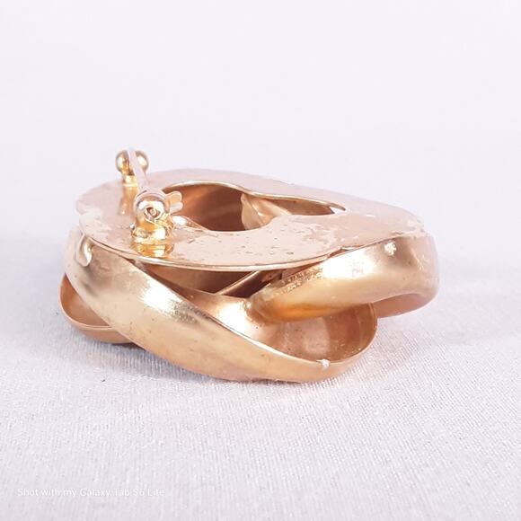 Knotted Brooch Gold Tone Matte Metal - Picture 6 of 8